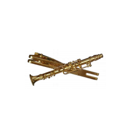 Brooch with clarinet