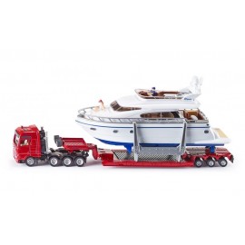Heavy haulage transporter with yacht